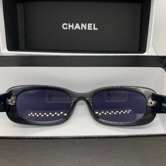 AUTHENTIC VINTAGE CHANEL SUNGLASSES - Picture 6 of 8